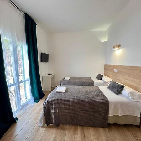 Hostal Oasis Dor Cala D´Or エクステリア 写真